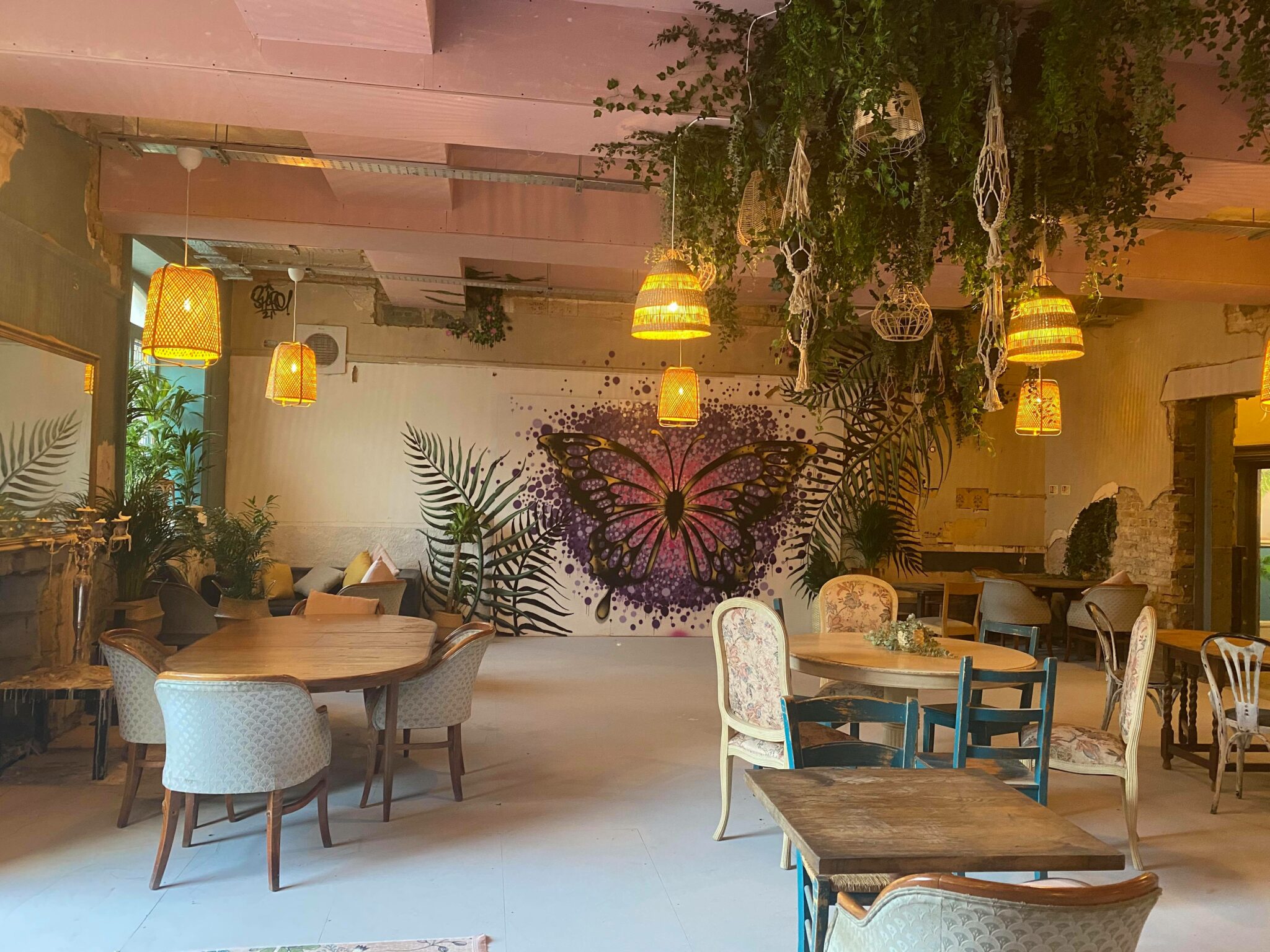 THE GARDEN BAR OPENS IN BROMLEY - Gold Flamingo